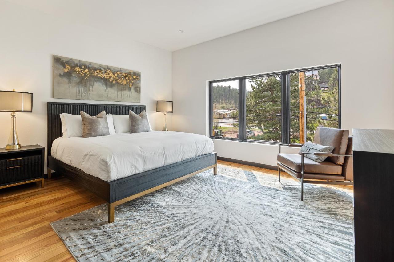 Mcgregor & Main - Luxury Lofts Apartment Hill City Exterior photo