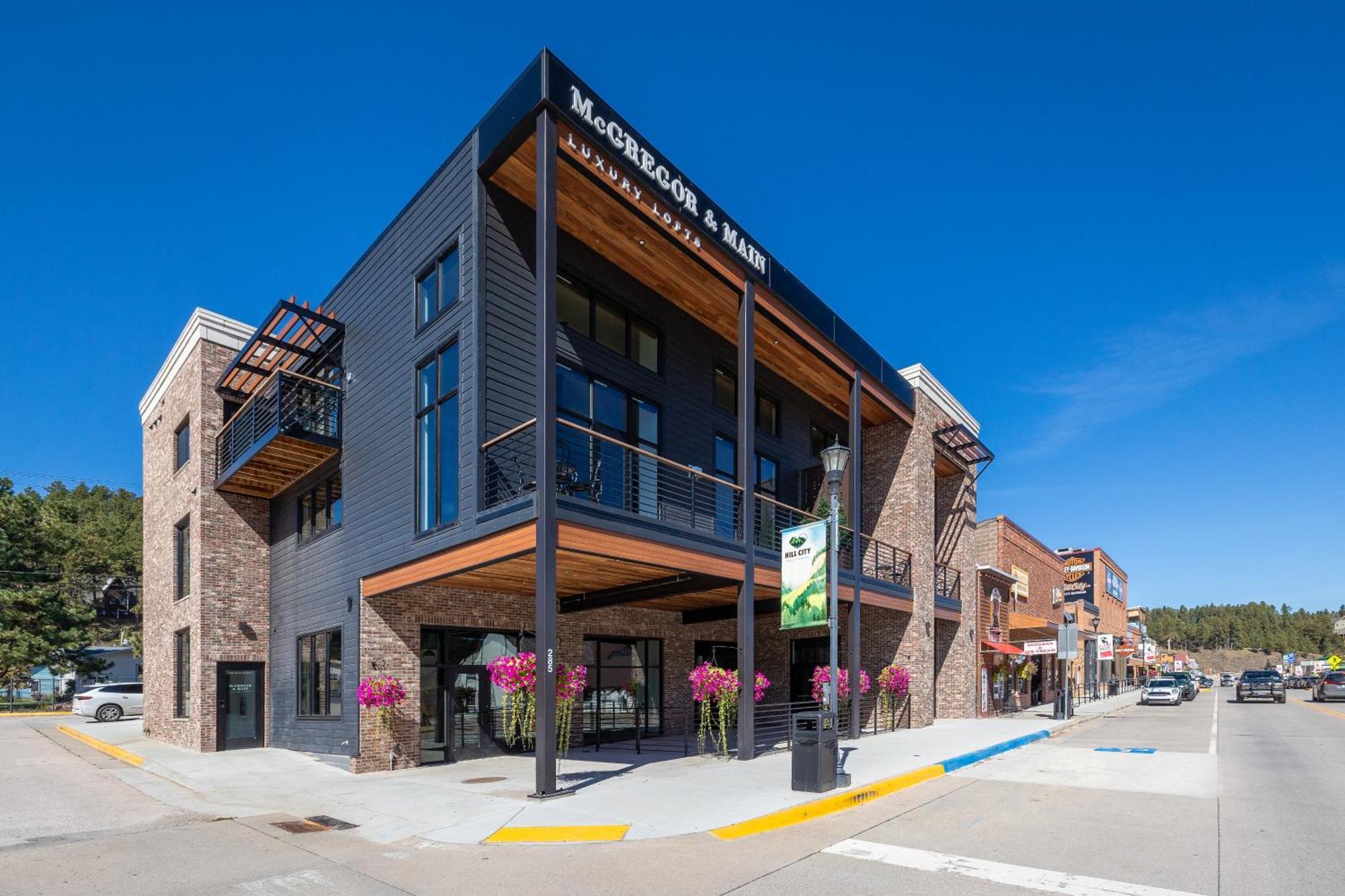 Mcgregor & Main - Luxury Lofts Apartment Hill City Exterior photo