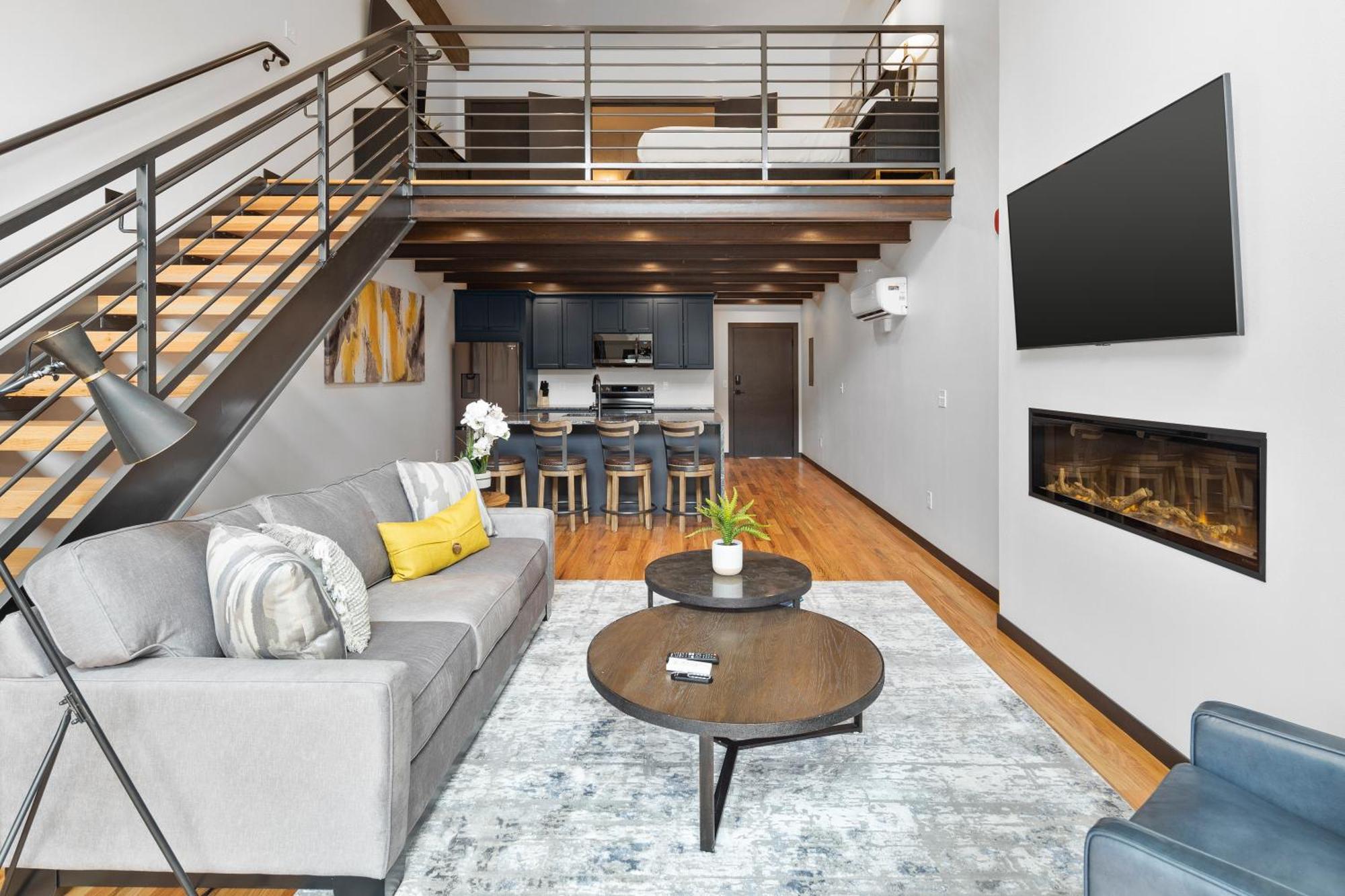 Mcgregor & Main - Luxury Lofts Apartment Hill City Exterior photo