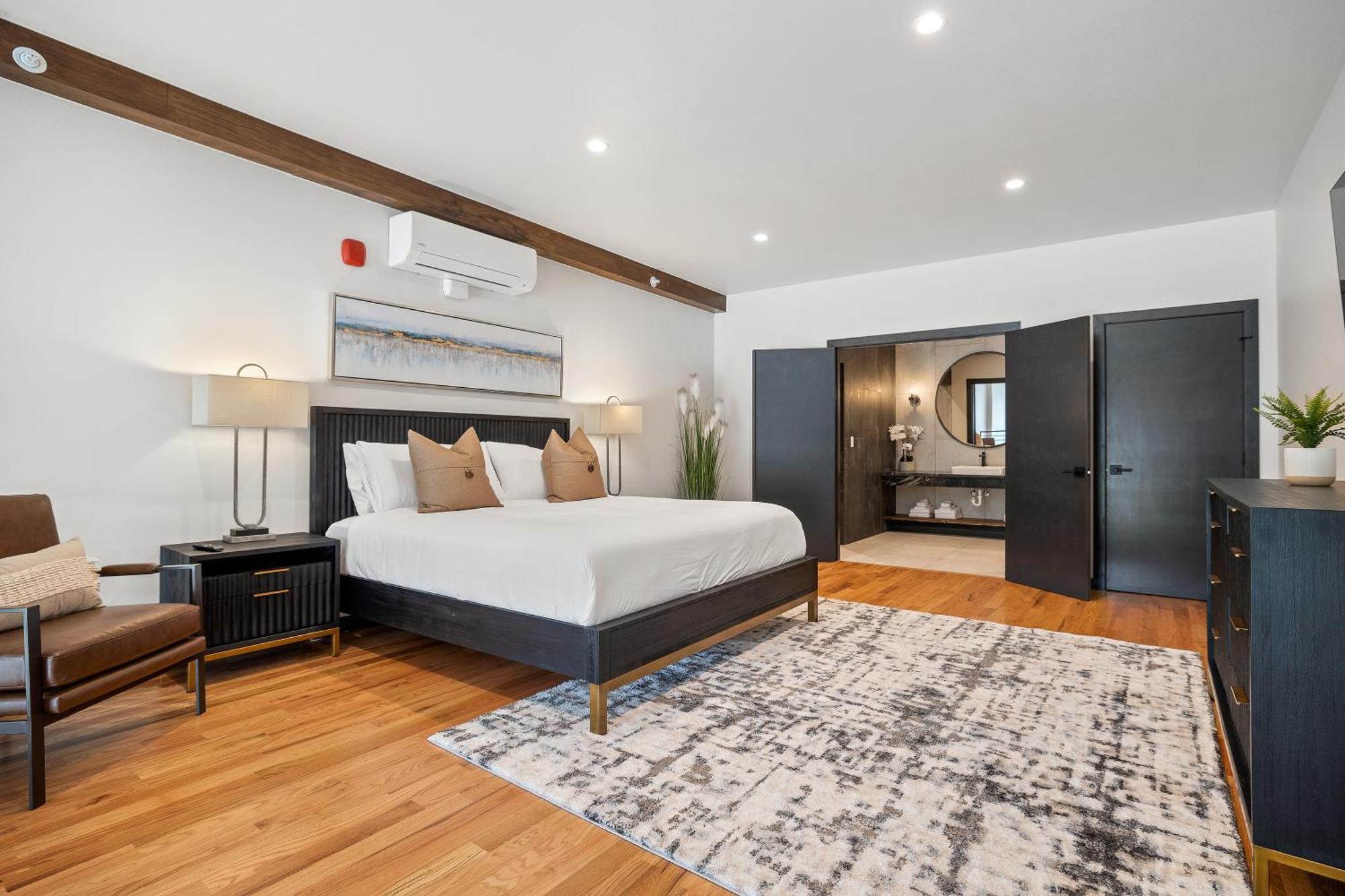 Mcgregor & Main - Luxury Lofts Apartment Hill City Exterior photo